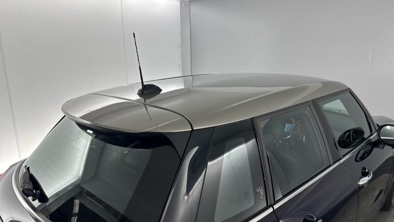 MINI Hatchback 1.5 Cooper Exclusive Premium 5dr Auto Petrol Hatchback